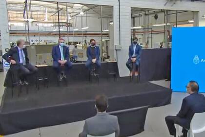 Duras críticas de Alberto Fernández a la gestión de Cambiemos tras la reaparición de Mauricio Macri