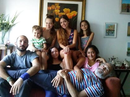 Durietz tiene seis hijos, producto de 4 relaciones amorosas distintas; hoy, está separado y mantiene una relación cotidiana con todos ellos