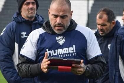 Duscher renunció y un día después quiso ir a dirigir la práctica de Quilmes