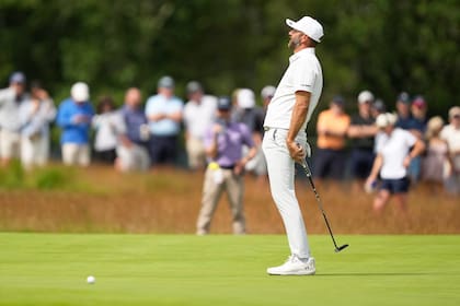 Dustin Johnson no la pasó bien en la segunda vuelta del US Open