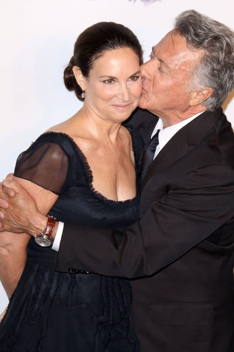 Dustin y Lisa Hoffman fueron vecinos, se rencontraron en un funeral y llevan 45 años juntos