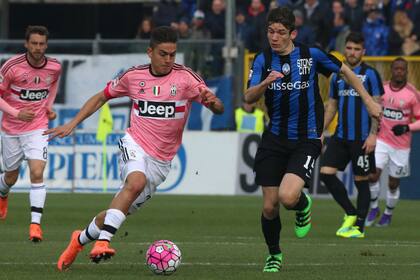 Dybala, en acción frente a Atalanta