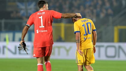 Dybala lamenta errar el penal