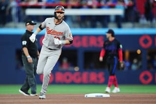 Beavers abre con un jonrón y los Orioles frenan a los Azulejos al imponerse 7-4
