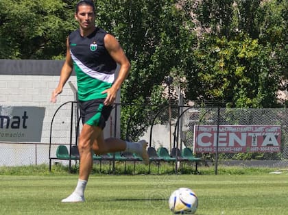 Dylan Gissi es jugador de Nueva Chicago