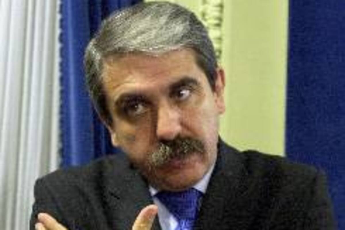 DYN04, BUENOS AIRES 27/05/05,EL MINISTRO DEL INTERIOR ANIBAL FERNANDEZ EN CONFERENCIA DE PRENSA LUEGO QUE EL PRESIDENTE NESTOR KIRCHNER FIRMARA EL DECRETO QUE DISPONE LA APERTURA DE LOS ARCHIVOS DE L