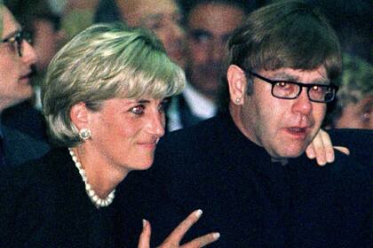Elton John junto a Lady Di: la muerte de su amiga provocó una reescritura de su clásico "Candle in the Wind", originalmente dedicada a Marilyn Monroe