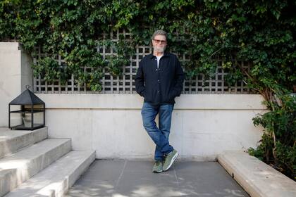 E su CD Raconto, Santaolalla demuestra que sus canciones sobrellevan bien el paso del tiempo