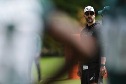 Eagles extienden contrato del entrenador Nick Sirianni tras ganar el Super Bowl