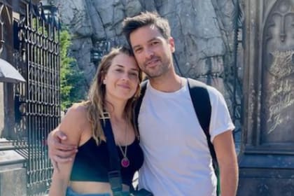 eandro "Chino" Leunis junto a María Magdalena Martínez Picabea, su esposa (Foto: Instagram/@leandroleunis)