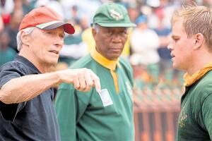 Eastwood, Morgan Freeman y Matt Damon, durante el rodaje de Invictus