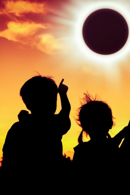Eclipse total de Sol en Sagitario