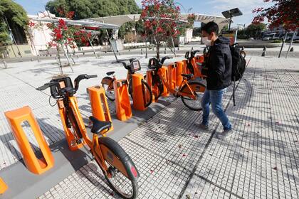 La incorporación de más ciclovías y bicicletas gratuitas es funcional a la estrategia de desincentivar el uso del auto en Buenos Aires