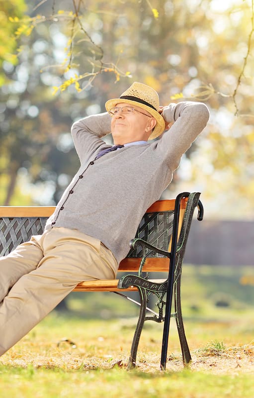 La vitamina D es importante para mantener la fuerza muscular, garantizar el equilibrio, evitar caídas y lesiones