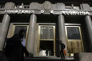 Lanzan otro canje para reducir el vencimiento de $20 billones a fin de mes