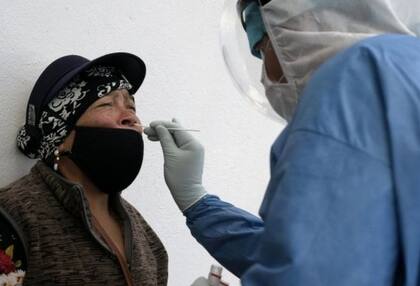 Ecuador ha sido muy afectado por el virus y su economía se resentirá.