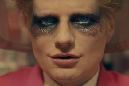 Ed Sheeran, un vampiro moderno, para el videoclip de su nueva canción, "Bad habits"