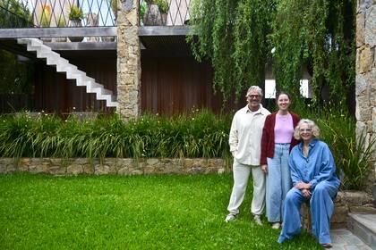 Edda, Robert y su hija Felice, los administradores del hotel