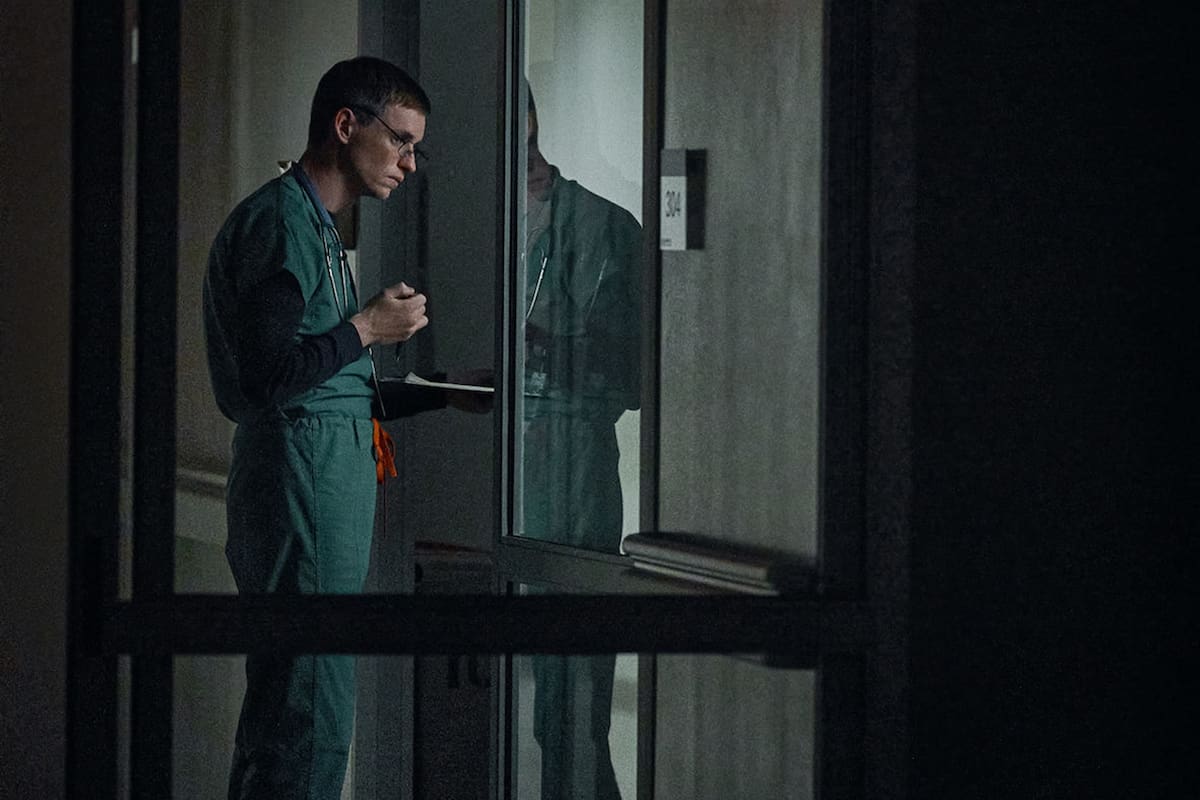 Eddie Redmayne en El ángel de la muerte