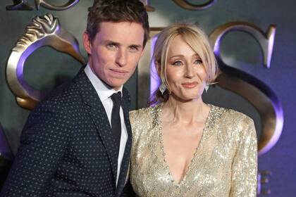 Eddie Redmayne y J.K. Rowling en el estreno de Animales fantásticos y dónde encontrarlos