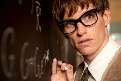 Eddie Redymane se convierte en Stephen Hawking para La teoría de todo