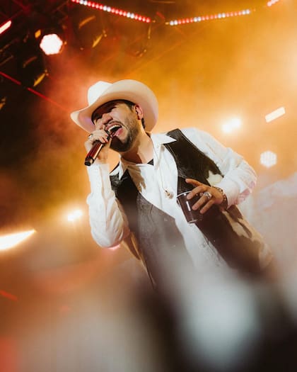 Edén Muñoz cancela gira por Estados Unidos (Instagram @edenmunoz)