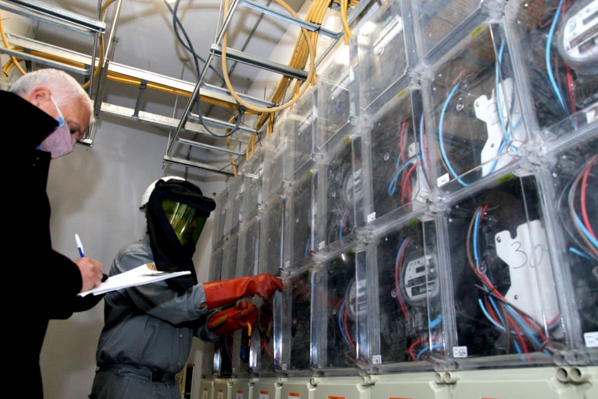 Edenor y Edesur abrirán la audiencia por el nuevo cuadro tarifario de la luz