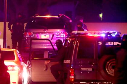 Edgar Zambrano fue trasladado en una grúa a la sede de la policía política cuando se resistió a abandonar su auto