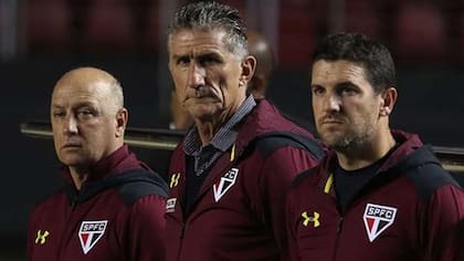 Edgardo Bauza en su despedida como DT de San Pablo