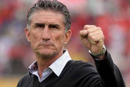 Edgardo Bauza festejó el triunfo ante Arsenal