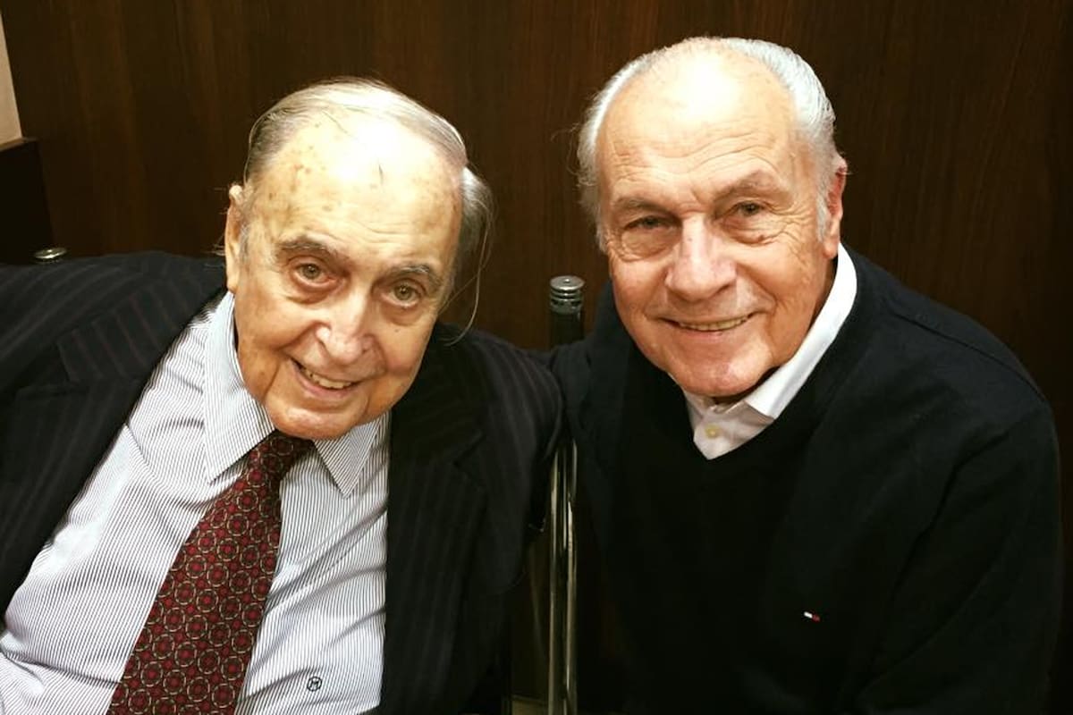 Edgardo Mesa junto a su hermano