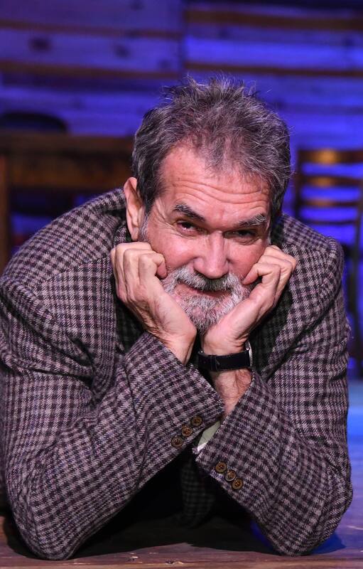 Edgardo Moreira, en el escenario del Maipo, donde encontró una nueva felicidad