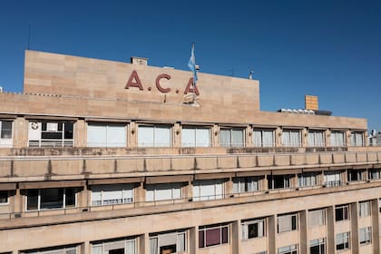Edificio central del ACA en Avenida Libertador.
La Nacion Revista.
Recorrido por interiores y tomas aéreas.