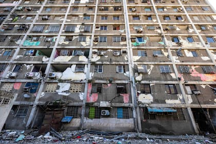Edificio dañado en Catia La Mar, La Guaira