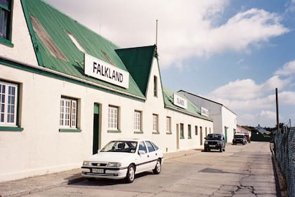 Edificio histórico de la Falkland Islands Company en Puerto Argentino