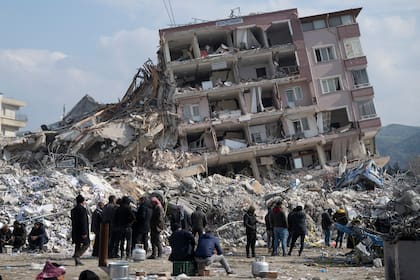 Edificios destruidos en un área residencial de Antakya, Turquía