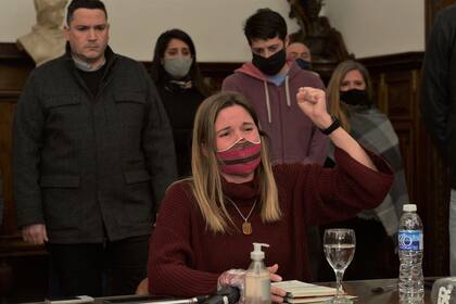 Ediles rosarinos integrantes del frente Ciudad Futura brindaron una conferencia de prensa este miércoles en el Palacio Vasallo tras el crimen de su excompañero Eduardo Trasante. Caren Tepp, la legisladora de Ciudad Futura y compañera del espacio al que perteneció el pastor asesinado ayer en su casa