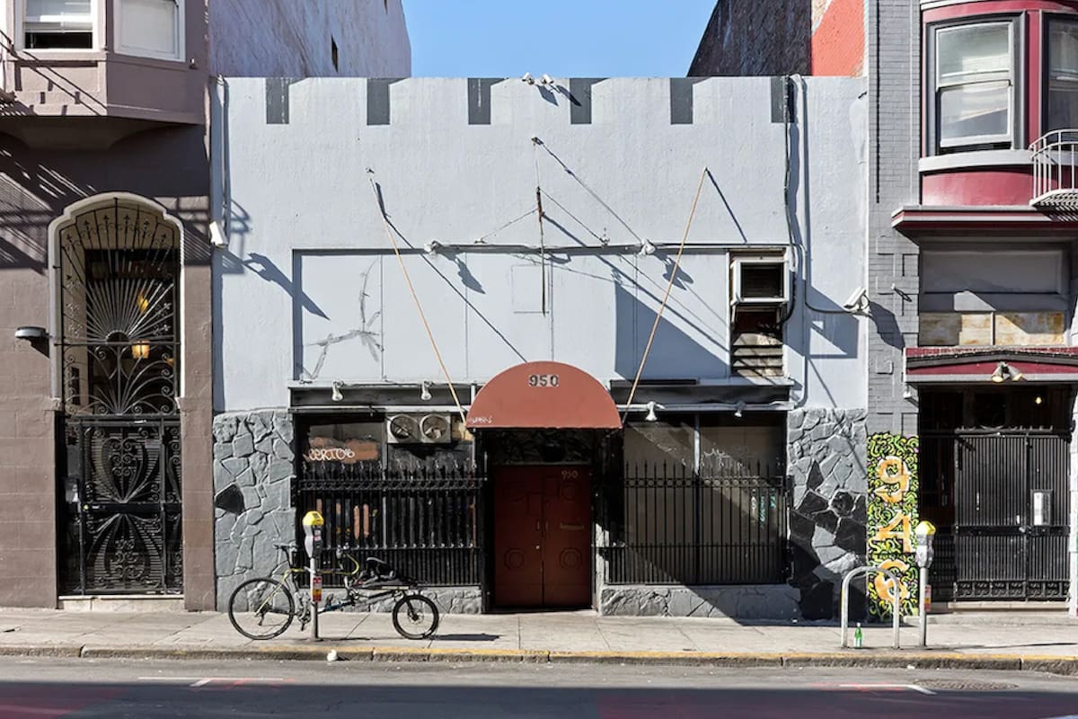 Edinburgh Castle, ubicado en el barrio Tenderloin de San Francisco, cerró sus puertas tras el embargo de su edificio
