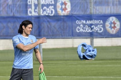 Edinson Cavani en tiempo de definir su futuro en la Copa América