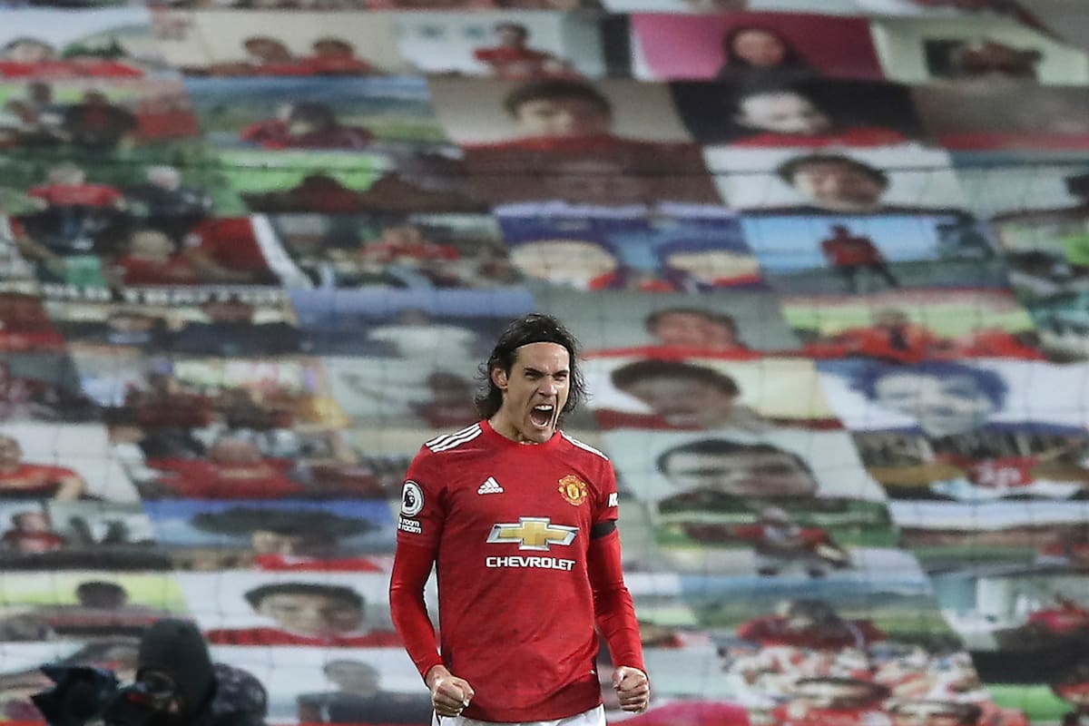 Edinson Cavani festeja su gol durante el partido de Premier League entre Manchester United y Everton