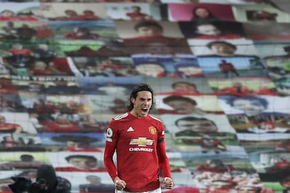 Edinson Cavani festeja su gol durante el partido de Premier League entre Manchester United y Everton