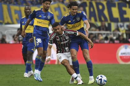 Edinson Cavani pelea con Andre
