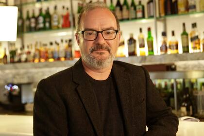 Editor de Imbibe, una de las revistas de bebidas más relevantes, destaca el avance de la coctelería y su relación con la cultura e, incluso, con la política