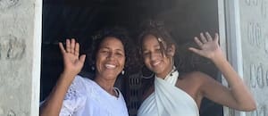 Una mamá construyó con su hija una casa de siete ambientes con “cosas” que están en casa y suelen tirarse
