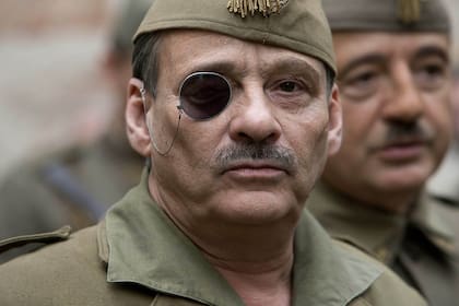 Eduard Fernández encarna al militar franquista Millán Astray en Mientras dure la guerra