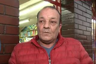 El llanto de uno de los comerciantes que se defendieron de saqueadores en Loma Hermosa