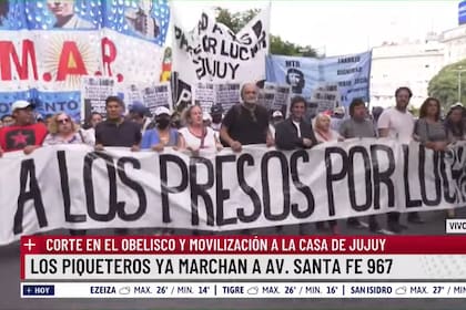 Eduardo Belliboni encabeza la movilización, hoy, en el centro porteño