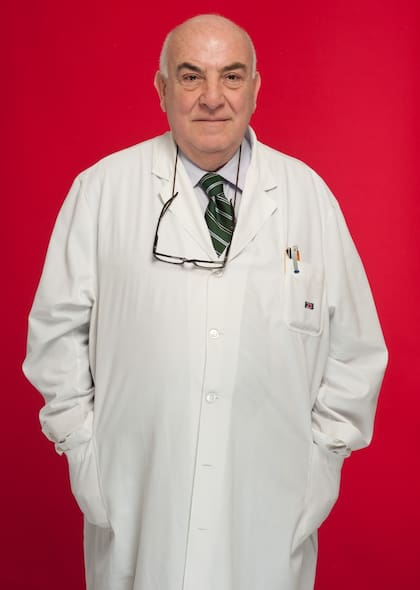 Eduardo Bullorsky, médico hematólogo que lideró el equipo del Hospital Británico que hizo el primer trasplante de médula en el país en 1986