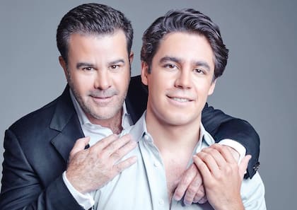 Eduardo Capetillo Gaytán, hijo de Eduardo Capetillo y Biby Gaytán, debutará en las pantallas con la producción "Donde hubo fuego", a cargo de Netflix