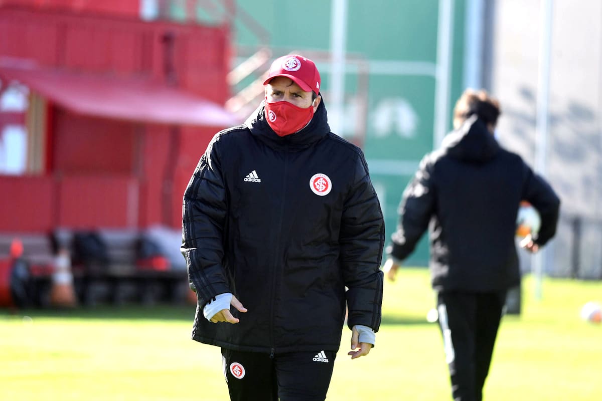 Eduardo "Chacho" Coudet, DT de Inter de Porto Alegre, que volvió a los entrenamientos